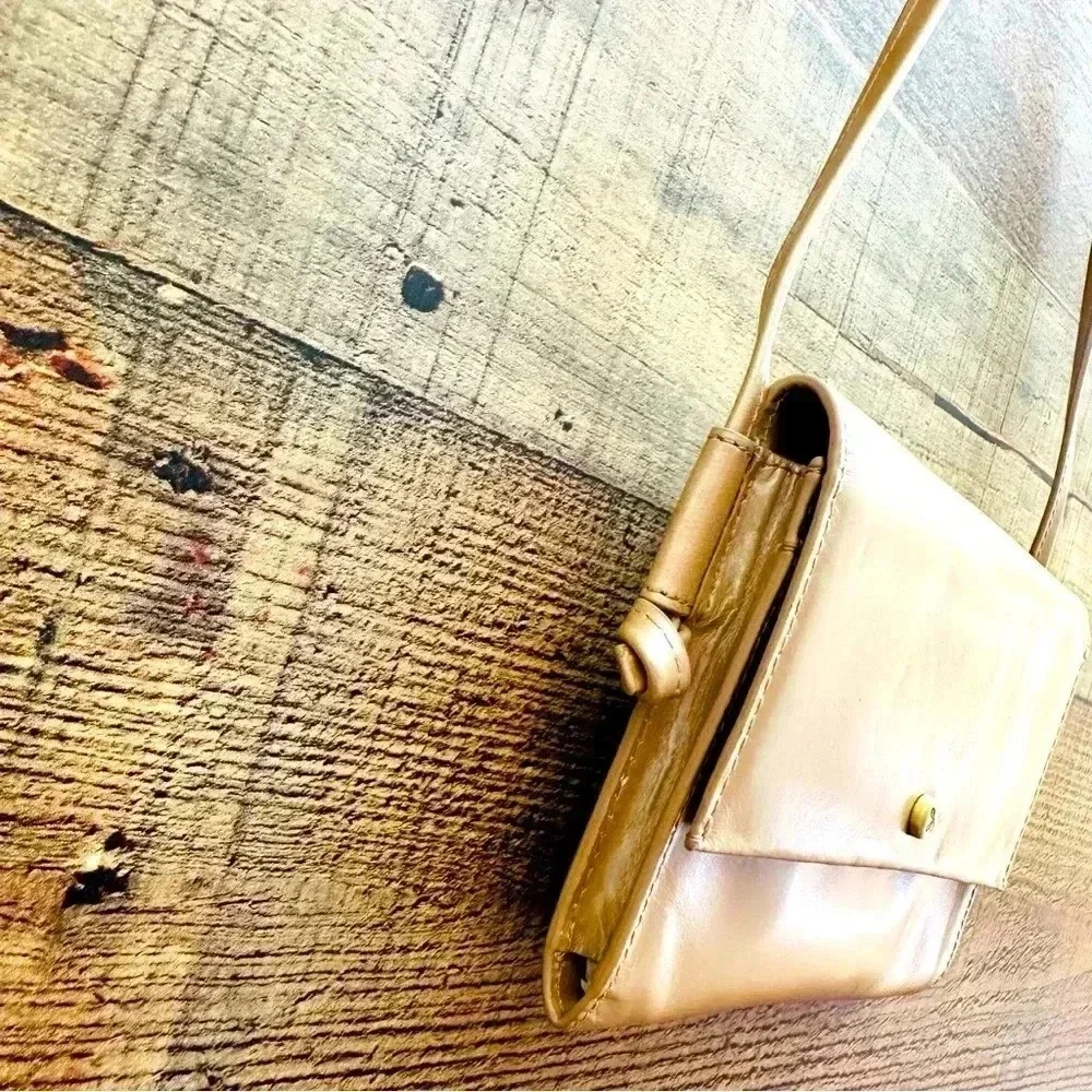 NWOT Hobo International Bemuse Leather Crossbody Bag In Parchment